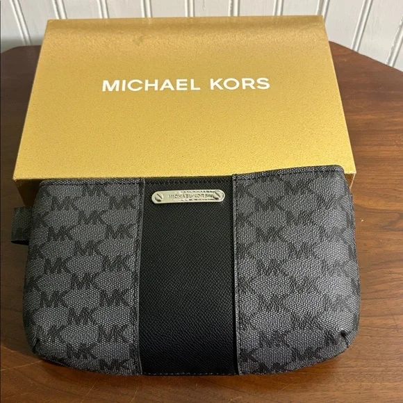 MICHAEL Michael Kors Black and Gray Logo Belt Bag - New in Box - Picture 3 of 6